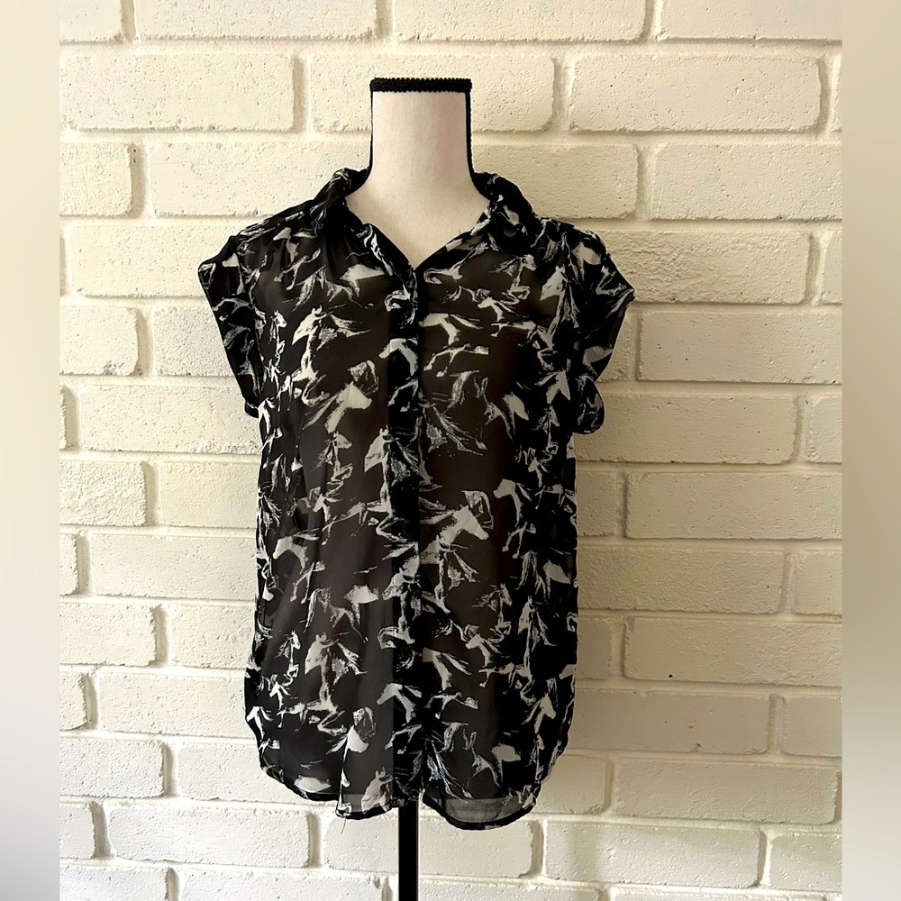Philosophy short sleeve blouse black and white print